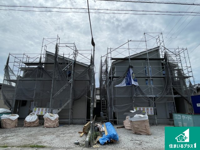 近江八幡市八幡町　新築一戸建ての外観|周辺は落ち着いた街並みの住宅地！子育てがしやすい住環境です！まだ未完成ですが、現地でしかわからない事もございます。是非一度ご覧ください。