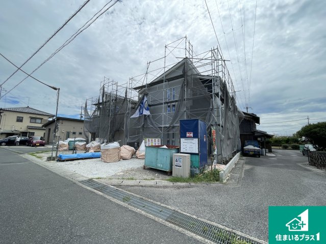 近江八幡市八幡町　新築一戸建ての外観|周辺は落ち着いた街並みの住宅地！子育てがしやすい住環境です！まだ未完成ですが、現地でしかわからない事もございます。是非一度ご覧ください。