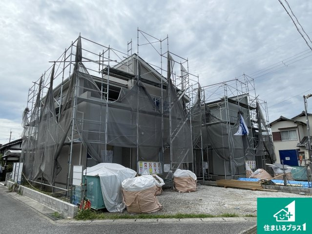 近江八幡市八幡町　新築一戸建ての外観|周辺は落ち着いた街並みの住宅地！子育てがしやすい住環境です！まだ未完成ですが、現地でしかわからない事もございます。是非一度ご覧ください。