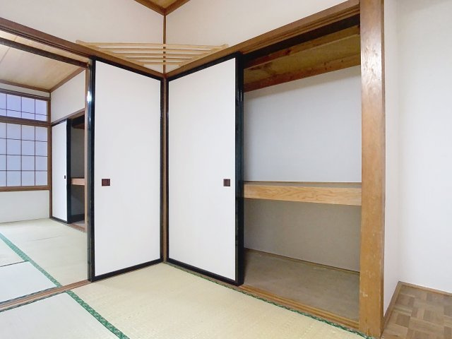 石山ハイツの収納