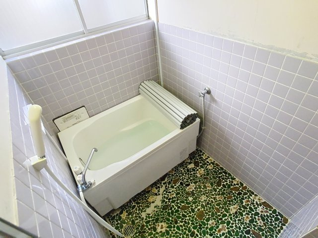 石山ハイツの浴室