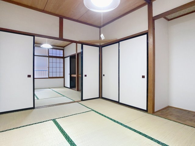 石山ハイツの居間・リビング