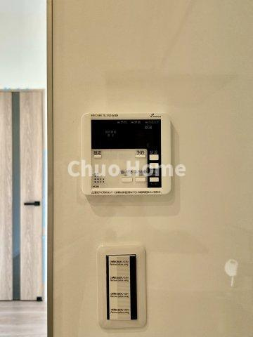 レックス北千住の発電・温水設備|【給湯リモコン】外での一日を忘れさせてくれるオートバス機能でお好みの湯量・温度に調整された浴槽。