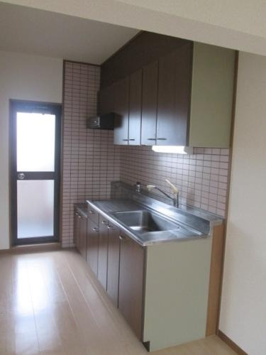 福岡市博多区板付５丁目の賃貸マンションのキッチン|物件の画像4