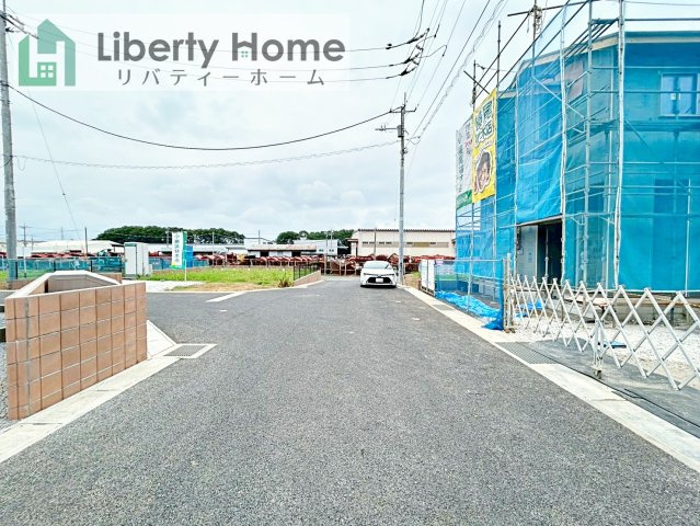 土浦市神立町第2期　新築戸建　3号棟の前面道路含む現地写真
