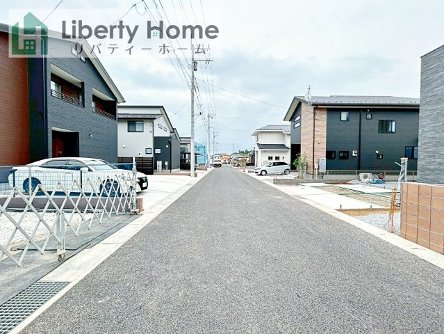 土浦市神立町第2期　新築戸建　3号棟の前面道路含む現地写真