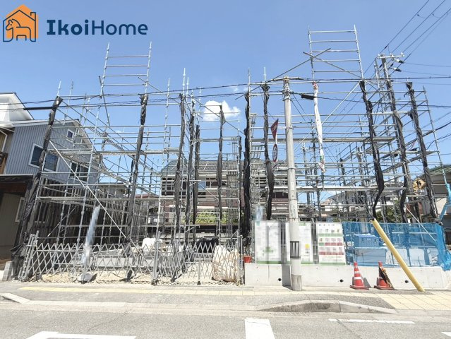 明石市西明石町2丁目　全2棟2号棟　新築戸建の前面道路含む現地写真|●資料・カタログのご請求無料●スーパーやコンビニ、飲食店、病院など徒歩圏内の施設も多々あります。