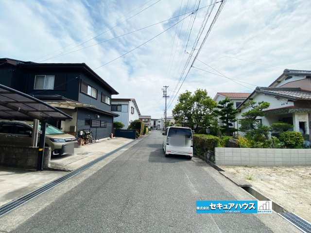 【同施工物件ご案内可能】知多市つつじが丘3丁目の前面道路含む現地写真|事前予約にて現地ご見学いただけます！お気軽にお問い合わせください♪
■株式会社　セキュアハウス■
住宅ローンに強く、知識、経験豊富なスタッフ在籍
お客様に寄り添い、ご成約後もサポート致します