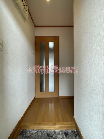 アイビーコート弐番館の玄関|明るい玄関です