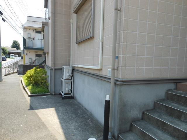 アゼリアコートのエントランス|共用設備駐輪スペース