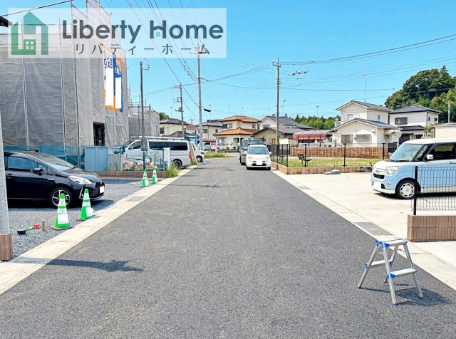 土浦市神立町第2期　新築戸建　4号棟の前面道路含む現地写真