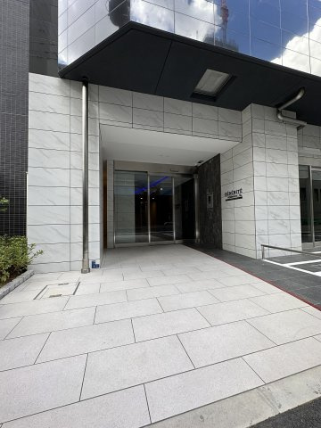 セレニテ本町リアンのエントランス