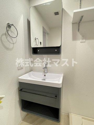 セレニテ本町リアンの洗面所