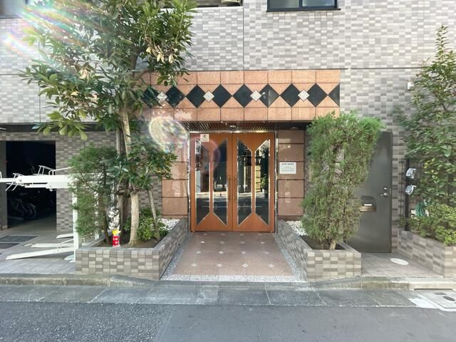 マイナビＳＴＡＹミライエ御茶ノ水湯島（ＯＬＩＯ湯島）のエントランス