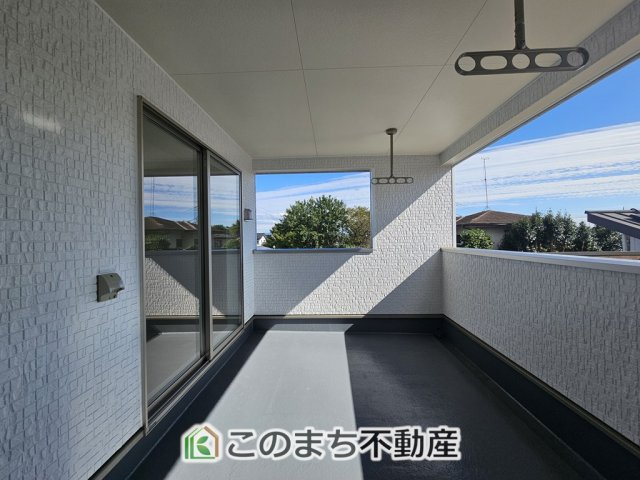 CRADLEGARDEN那須塩原市若草町第9のバルコニー|南向きの大型バルコニーは陽当り良好で、たっぷりのお洗濯物もよく乾きます！
さらにインナーバルコニーなので雨の日でも安心してお出かけできますね♪