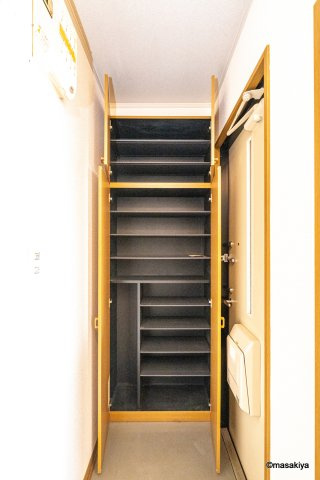 コスモスパーク稲里 WEST　Cの玄関