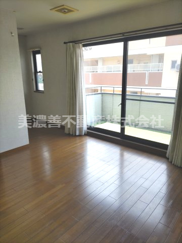 ６７１０５　瑞穂市祖父江中古戸建のトイレ