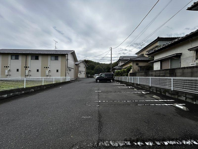 ユニゾンAの駐車場