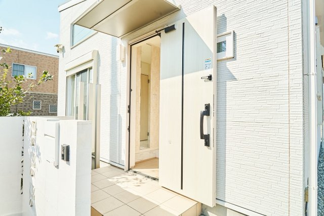 山武市本須賀　平屋中古戸建の玄関|令和3年3月築  2LDK平屋　スーパートウズ徒歩約15分　本須賀海岸まで車約4分 
