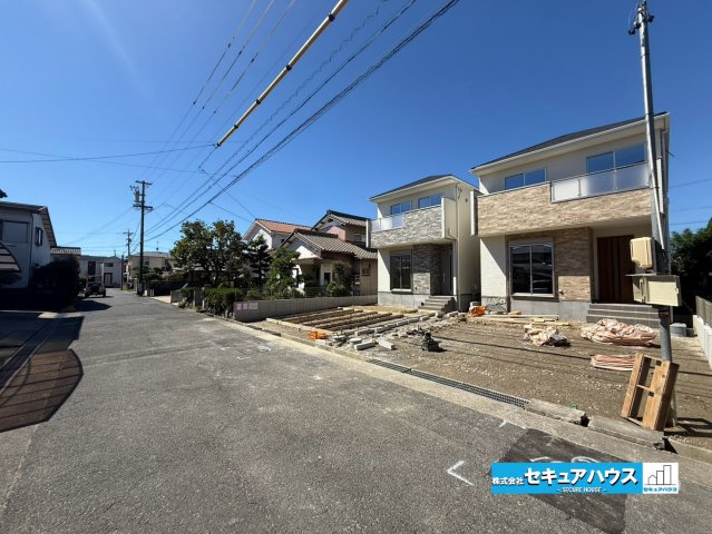 【今からご案内可能】知多市つつじが丘3丁目の前面道路含む現地写真|事前予約にて現地ご見学いただけます！お気軽にお問い合わせください♪
■株式会社　セキュアハウス■
住宅ローンに強く、知識、経験豊富なスタッフ在籍
お客様に寄り添い、ご成約後もサポート致します