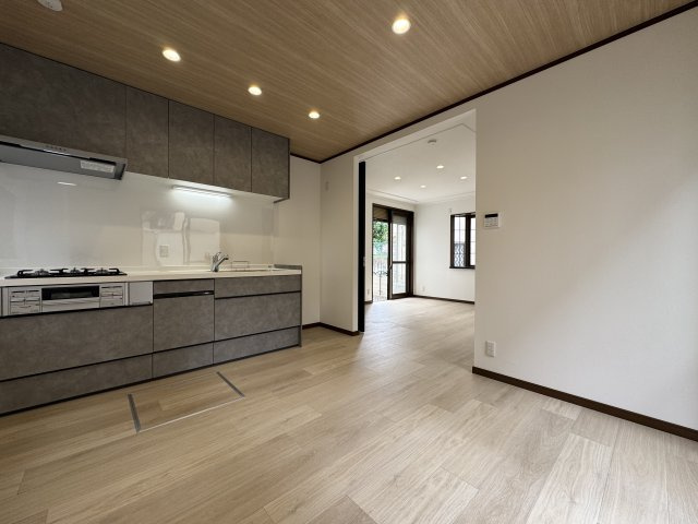 神戸市西区玉津町今津戸建の居間・リビング
