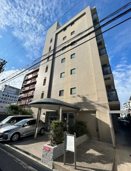 KM江坂の外観