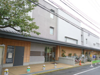 喜多見まちかど図書室まで262m