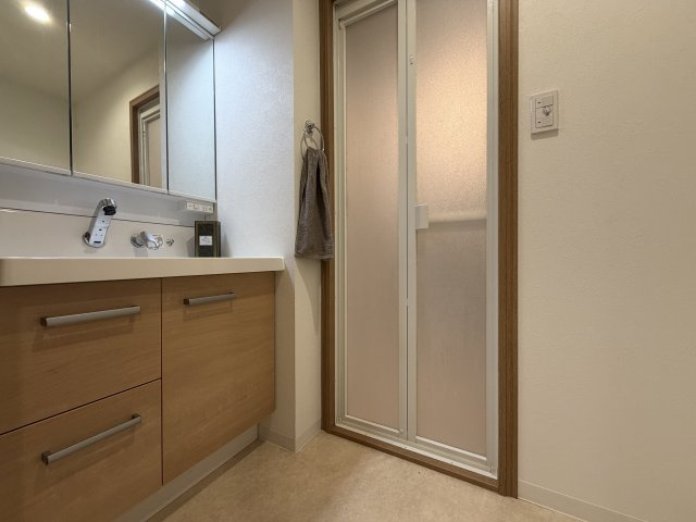ライオンズマンション引山の独立洗面台