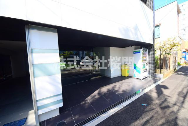 GROWS西横浜の駐車場