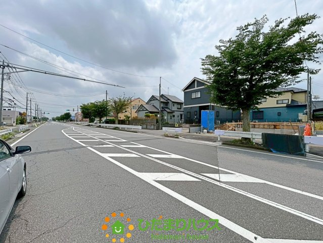 久喜市三箇５期　新築一戸建て　03　グラファーレの前面道路含む現地写真|2026/7/17　撮影