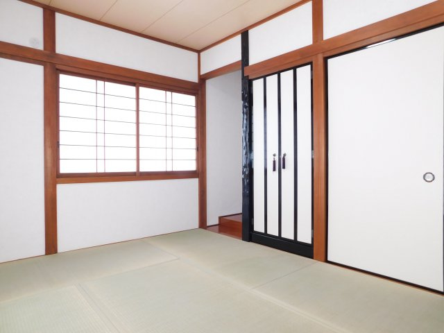 名古屋市港区東蟹田の中古一戸建の和室|◇和室◇　　南面で明るい和室約６．０帖　押入・仏間　（２０２６年５月リフォーム済）