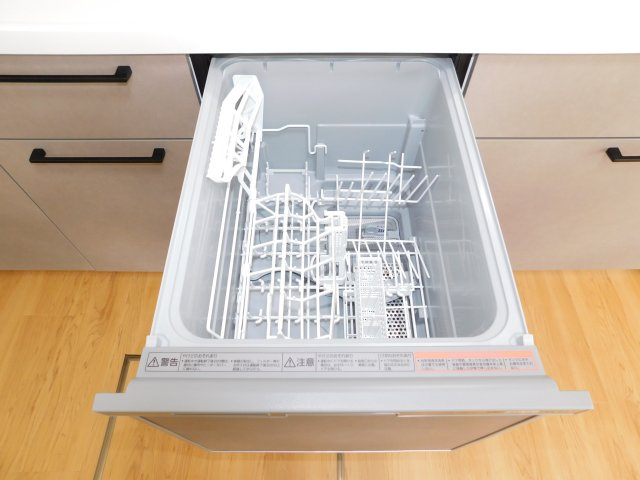 名古屋市港区東蟹田の中古一戸建のキッチン|◇食洗機◇　　家事の時短になる便利な食洗機付き！　（２０２６年５月リフォーム済）