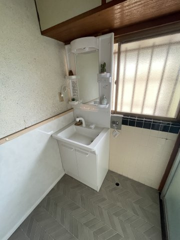 玉名立願寺貸家の独立洗面台