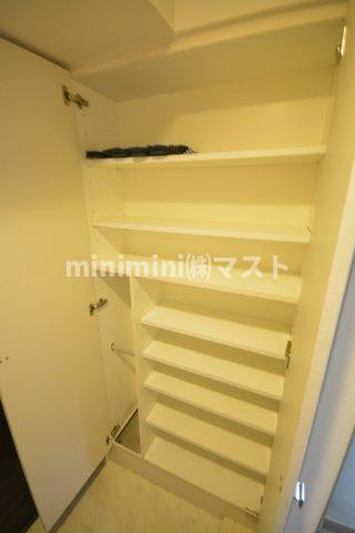 大阪市西区靱本町２丁目の賃貸マンションの収納