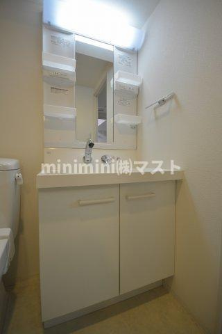 大阪市西区靱本町２丁目の賃貸マンションの洗面所