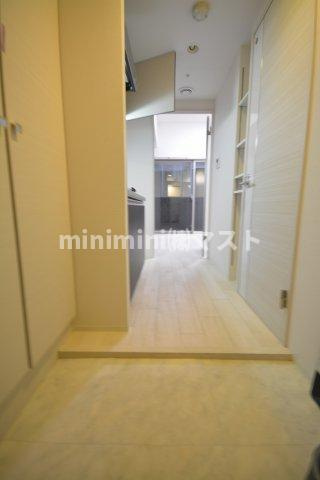 大阪市西区靱本町２丁目の賃貸マンションの玄関