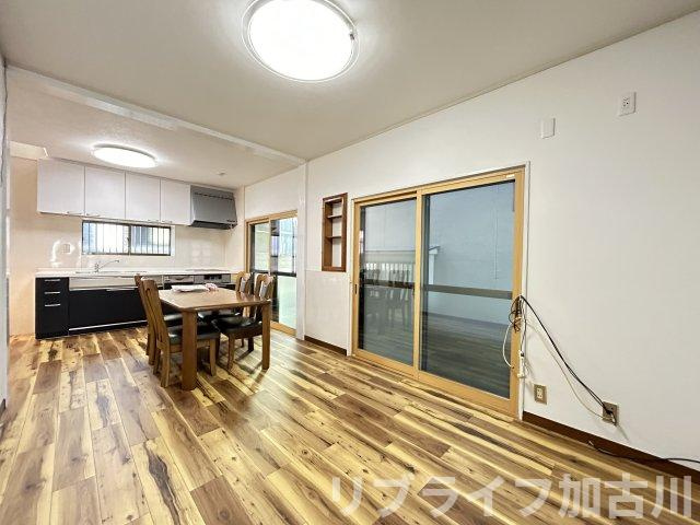阿弥陀町貸家の居間・リビング