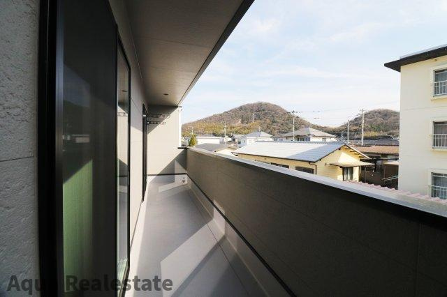高松市多肥上町の新築一戸建のバルコニー|開放的で明るい空間を演出してくれるバルコニーです