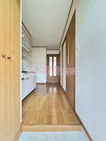 ドリームハウスⅢの玄関|収納もある玄関です