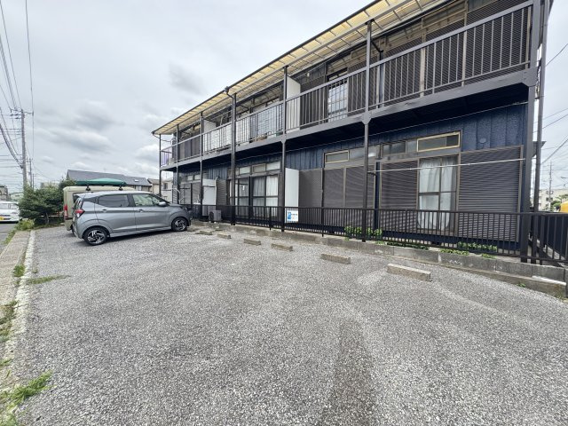 コーポ仙元の駐車場