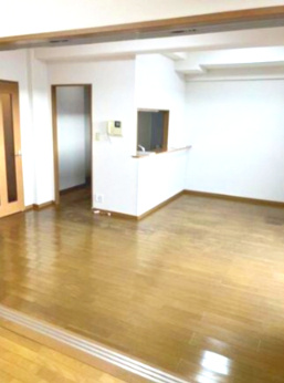 東海市名和町出崎　オランジュの居間・リビング