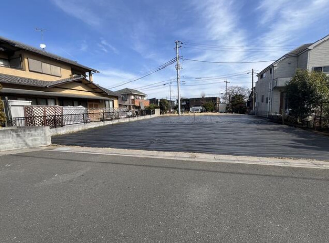 敷地面積26.62坪　売地　ふじみ野市苗間の前面道路含む現地写真|西側6.0ｍ公道、14.27ｍ接道！お車の出し入れもラクラクです♪