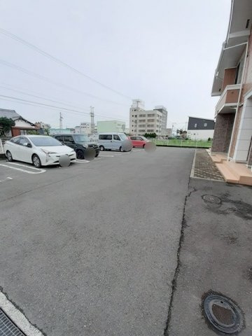 ソレイユ・アミュー北館の駐車場