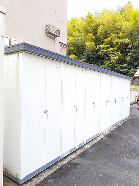 舞鶴市字余部下のアパートのその他共用部分|外部物置付きです＊