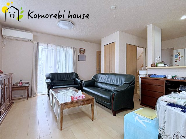 桶川市神明　中古戸建ての居間・リビング|26.6.22撮影済み