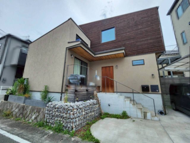 亀岡市篠町森上垣内の外観|間口が広々としていて、存在感のある外観です！！