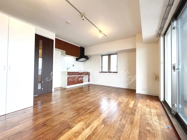 横浜市中区長者町３丁目の賃貸マンションの居間・リビング|広々13.3帖のLDK♪