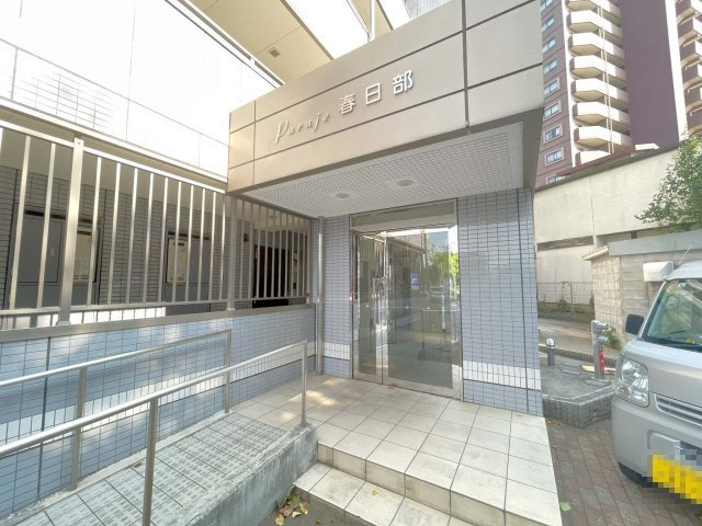パルジェ春日部のエントランス