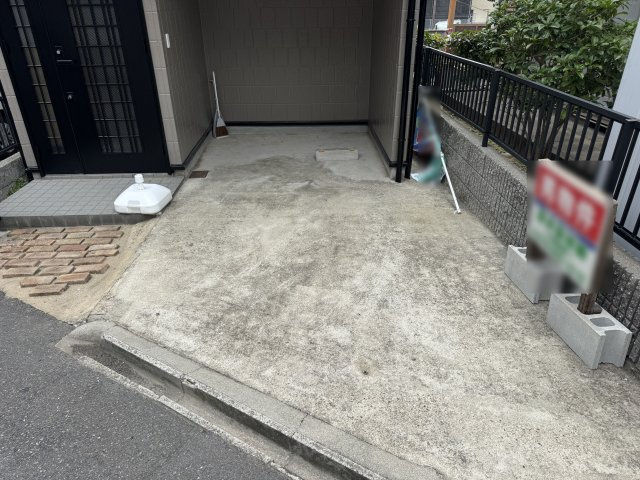 神戸市垂水区王居殿１丁目戸建の駐車場