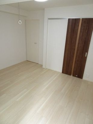 プレシャスワン錦糸町の居間・リビング